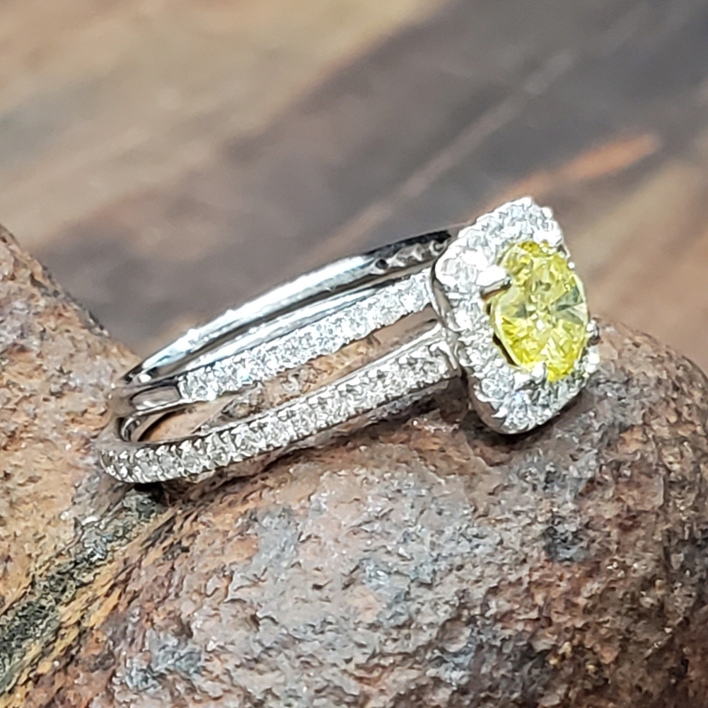 1.65ctw Yellow Diamond Ring