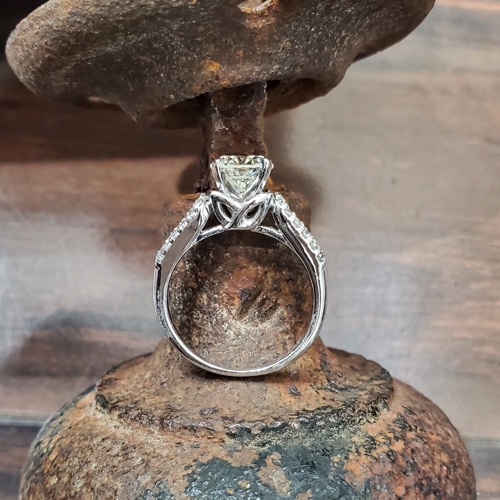 1.61ctw Diamond Ring
