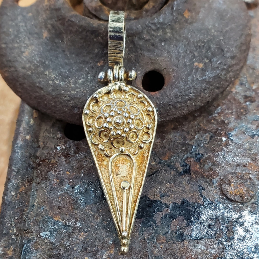 Tear Shaped Pendant | Dynasty Jewelry and Loan