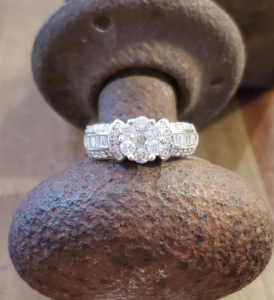1.15ctw Diamond Cluster Engagement Ring 