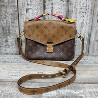 Louis Vuitton Pochette Métis