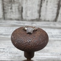 10K .25ctw Diamond Ladies Cluster Engagement Ring