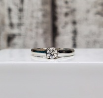 18K GIA .23ctr Diamond Solitaire Ring