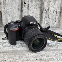 Nikon D5600 SLR Camera Kit