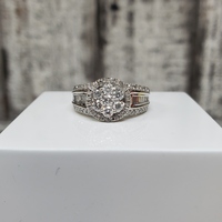 10K .75ctw Diamond Cluster Engagement Ring 