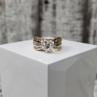 18K 1.80ctw Heart Diamond Engagement Ring