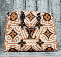 LOUIS VUITTON Monogram Giant Crafty Onthego GM Crème Caramel 2020