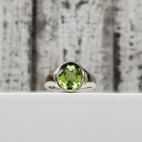 10K Peridot Stuller Ring