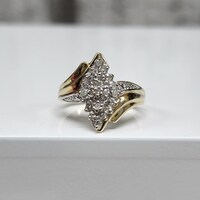 10KCluster vintage style Diamond Ring