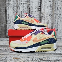 NIKE Air Max 90 Mountaineering Trail Team Gold Sneakers Size 9