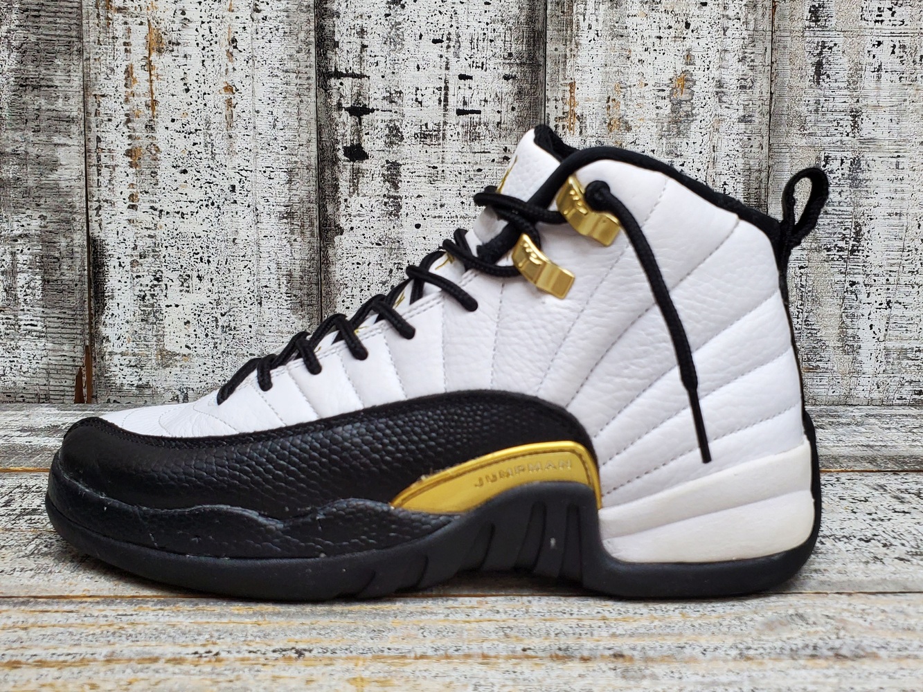 Jordan 12 retro white shops and gold