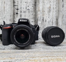 Nikon D5500 with Two Lenses and Charger