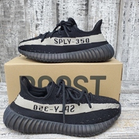 Yeezy 350V2 Oreo Size 7.5 in Box