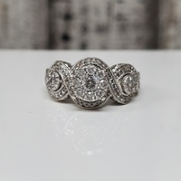 10K Diamond Twisty Design Ring