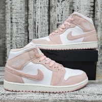 Jordan 1 Mid SE Legend Pink